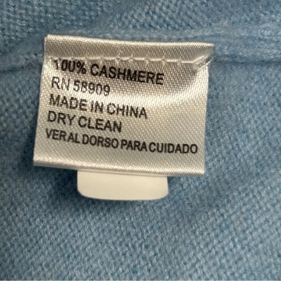 Alex Marie Women’s Cashmere Sky Blue V-Neck Sweater - Picture 4 of 10